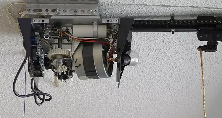 Emergency Garage Door Opener Repair in Lutz, FL