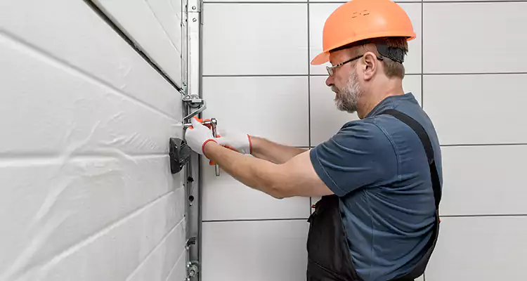 Emergency Garage Door Repair in Lutz, FL