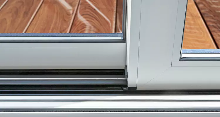 Patio Doors Leaking Water Issue Repair Services in Lutz, FL