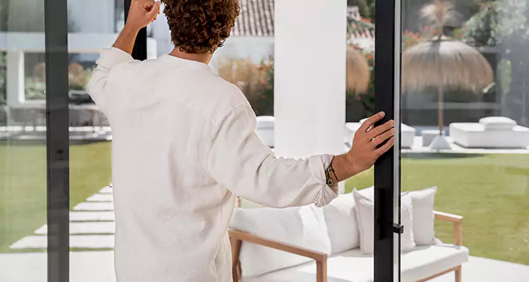 Sliding Screen Door Maintenance for Closing Issues in Lutz, FL